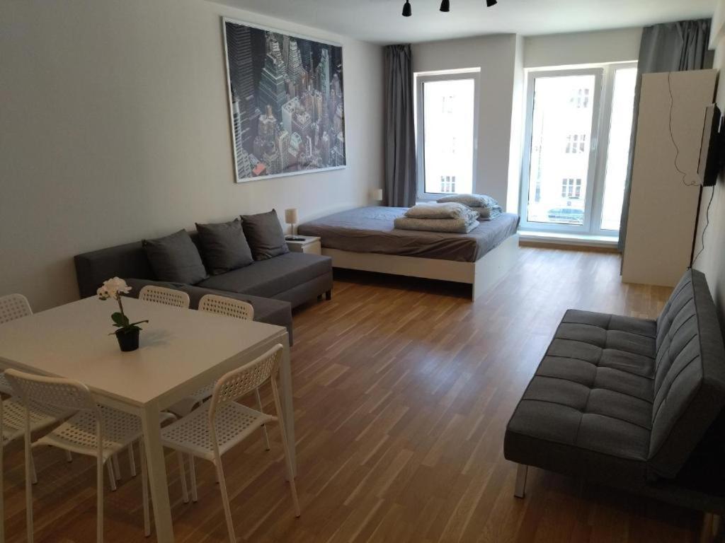 Brand New #24 In Elite With Free Secure Parking In The Center Apartment Prag