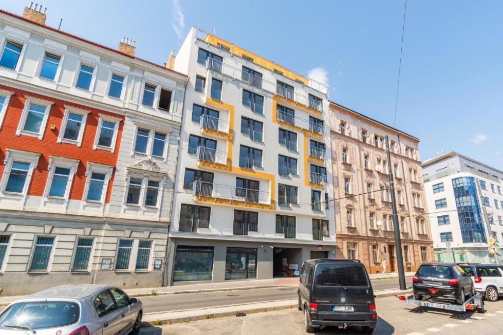 Apartment Brand New #24 In Elite With Free Secure Parking In The Center Prag